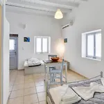 Traditional Cycladic House تريبيتي
