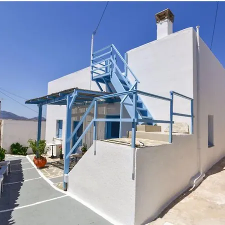 Traditional Cycladic House * Trypití