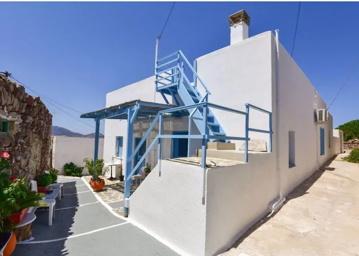 Traditional Cycladic House * Trypiti
